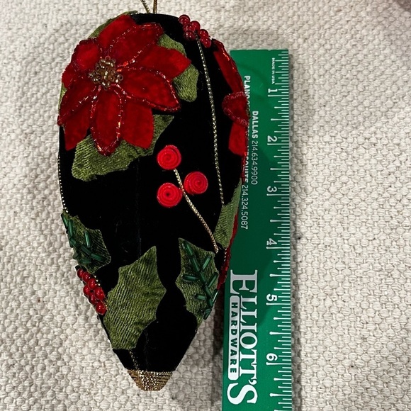 Beaded Velvet Christmas Ornaments Poinsettias Holly Red Black - Picture 7 of 8